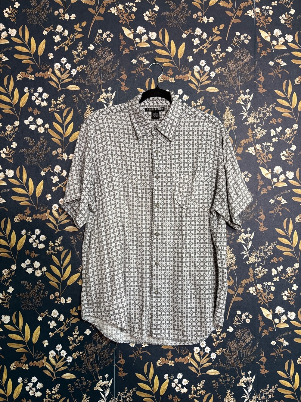 John Henry Men's Short Sleeve Button-Up Shirt White and Black Geometric Print L